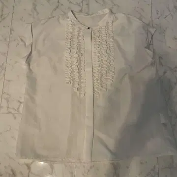 UNTITLED 프릴 화이트 셔츠