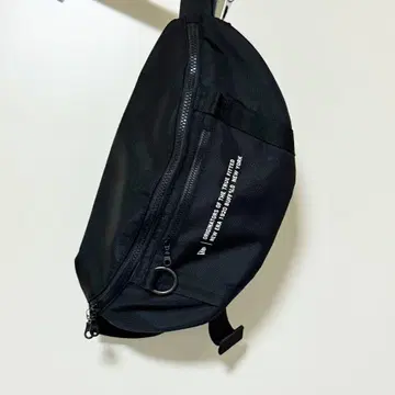 NEW ERA 바디백 웨스트 파우치 블랙