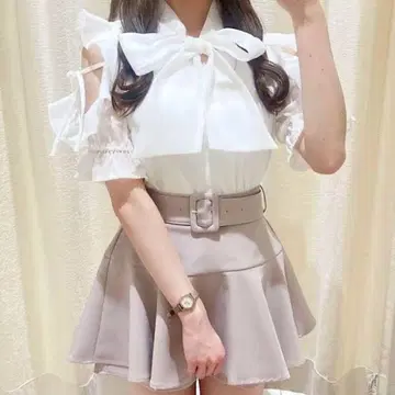 evelyn 펄 리본 프릴 블라우스