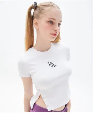 LUV IS TRUE PY LVTR TEE