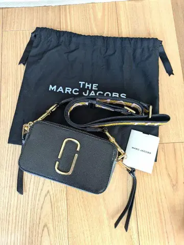주말 한정 판매 중!!! 새상품급 MARC JACOBS 숄더백 블랙