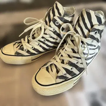 컨버스 여성용 하이컷 스니커즈 제브라 패턴 23.5cm
