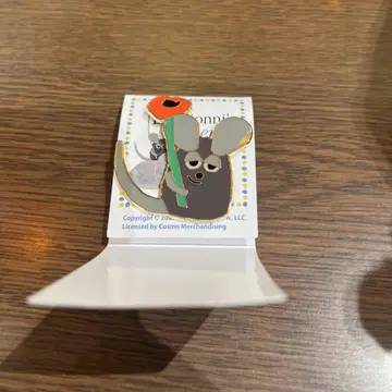 레오레오니 전 프레데릭 핀즈 블라인드 핀 배지