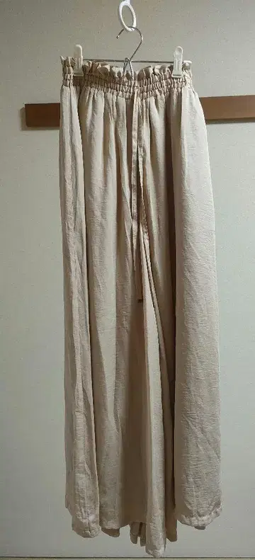 머큐리 듀오 허리 셔링 와이드 팬츠 베이지