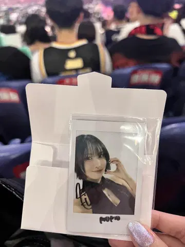 TWICE MOMO 사인 포함 폴라로이드 사진 B상