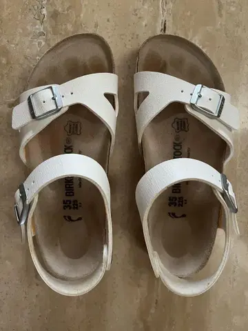 BIRKENSTOCK 샌들
