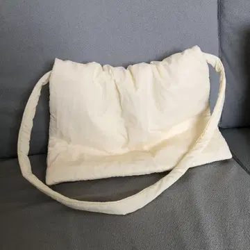아모멘토 백