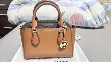 MICHAEL KORS 브라운 핸드백