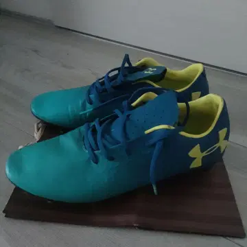 Under Armour 축구화 파랑/노랑