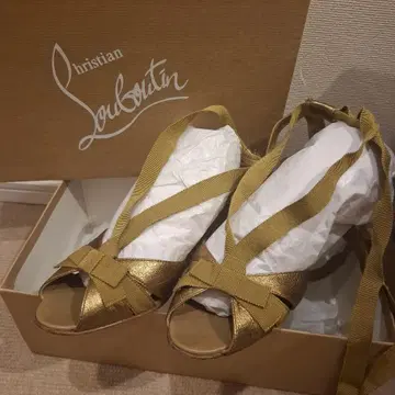 ChristianLouboutin 골드 웨지솔 레이스업 샌들
