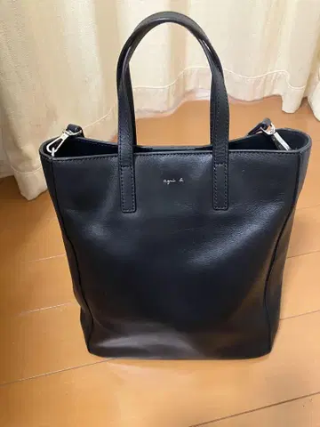 Agnes b 숄더 가죽 토트백