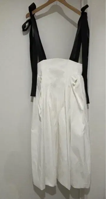 bibiy MIMI SATIN SKIRT 화이트 S