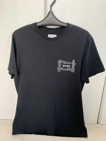 M+RC NOIR 블랙 티셔츠