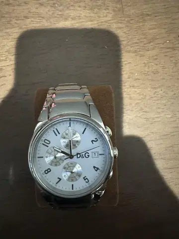 D&G 아날로그 손목시계 실버