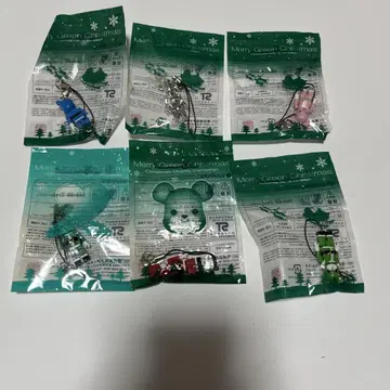 Merry Green Christmas 큐브릭 베어브릭