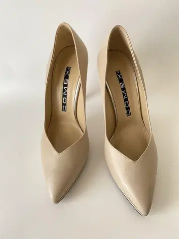 COMEX 베이지 뾰족코 하이힐