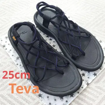 Teva 샌들