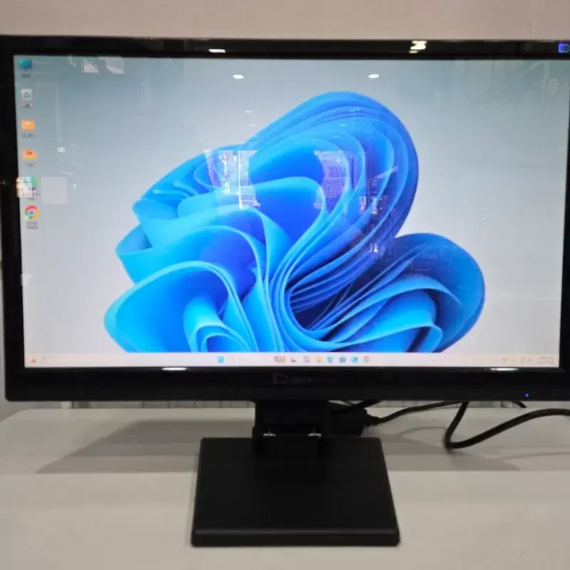 큐닉스 24인치 144Hz 모니터 판매!(사무,게임,주식,영상용,CAD)