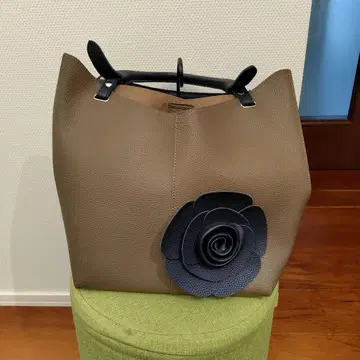 브라운 로즈 모티브 토트백