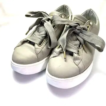 +다이애나 통굽 리본 스니커즈 초경량 스터드 그레이 23.5cm
