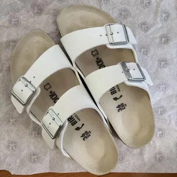 Birkenstock 화이트 샌들 36 애리조나
