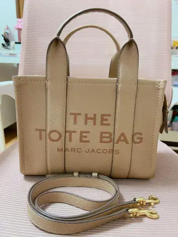 MARC JACOBS THE TOTE BAG
