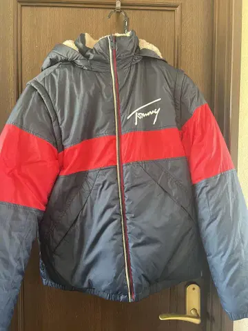 Tommy Jeans 후드 부착 다운 자켓