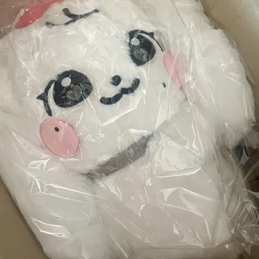 IVE MINIVE チェリー　ハグバッグ ive minive ポップアップ キャラクターハグバッグ ウォニョン