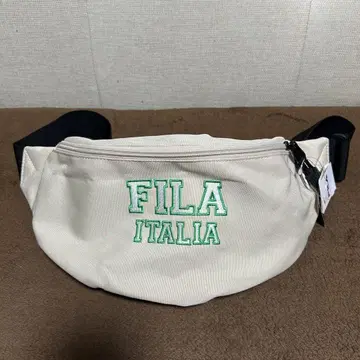 새상품 바디백 FILA GYDA