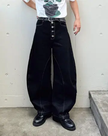 스티치 플라이 버튼 커브 데님 팬츠