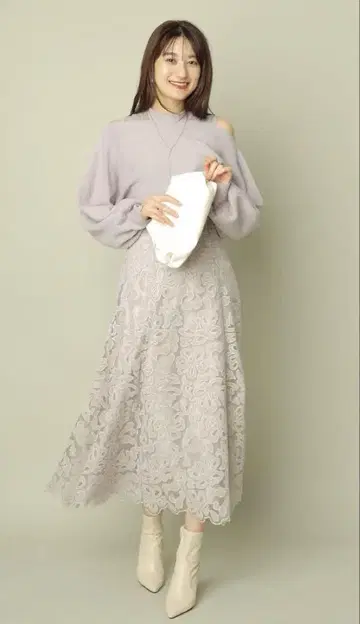 새상품급 리랜드트루 오간자 겹침 자수 플레어 스커트