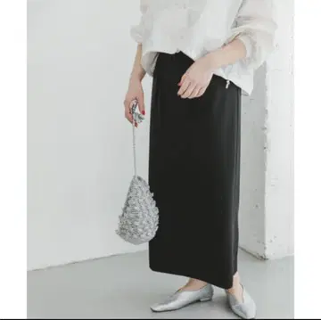 어반 리서치 백 슬릿 타이트 롱 스커트 여성용 블랙