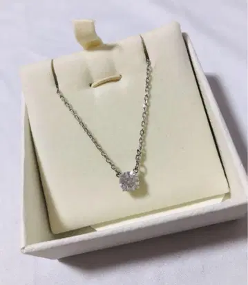 새상품급 스와로브스키 SWAROVSKI Attract Round 목걸이