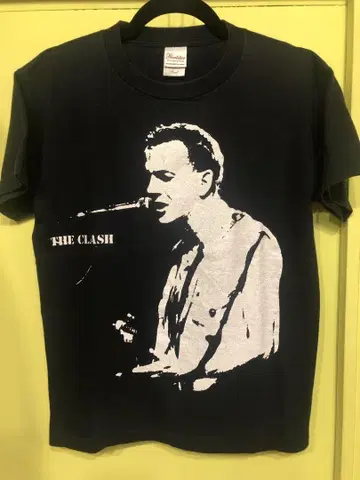 THE CLASH 블랙 티셔츠 S 사이즈