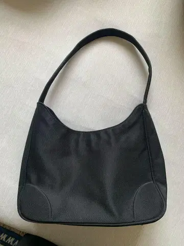 에네스베 보야주 나일론 숄더백 숄더백 블랙