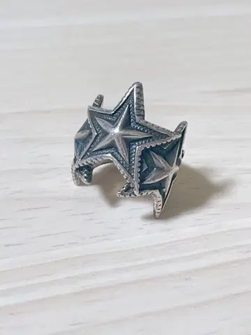 코디 샌더슨 3개 연결된 별