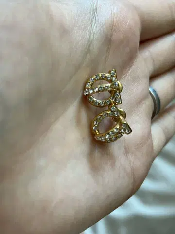 Ferragamo 귀걸이 새상품급!