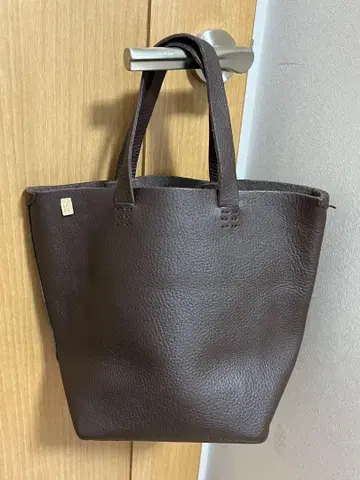 koos 다크 브라운 가죽 토트백