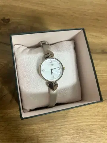 kate spade 하트 모티브 아날로그 손목시계