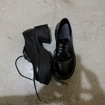 UNIF 통굽 로퍼 부츠 y2k 구제 의류