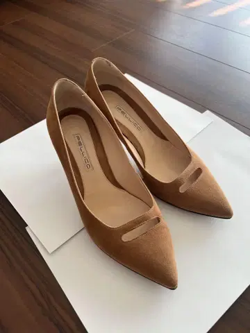 PELLEJO 브라운 스웨이드 하이힐