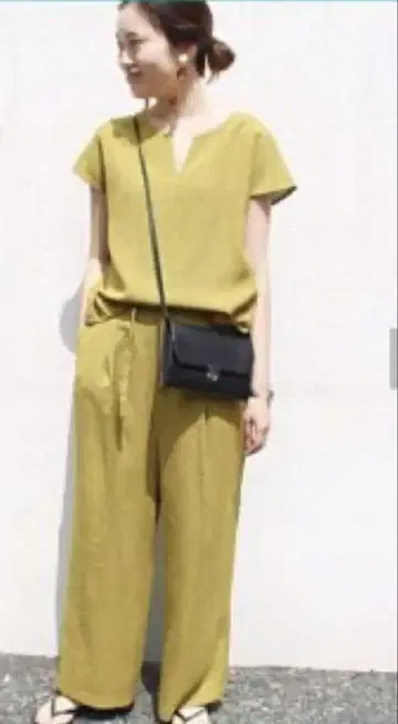 SLOBE 이에나 머스타드 V넥 셋업 L