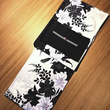 라스트 1점 블랙에 어울리는 보라색 백합 유카타 세트