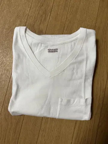 스티븐슨 오버롤즈 V넥 포켓 티셔츠
