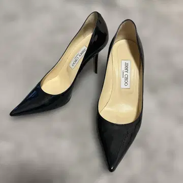 JIMMY CHOO 블랙 에나멜 하이힐