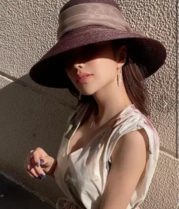 eimy istoire 스트로우 햇