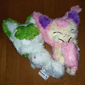 에네코와 냐오하의 봉제 인형