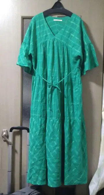 새상품급 누키테파 원피스