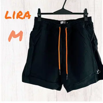 LIRA 블랙 M 사이즈 숏팬츠 포켓 포함