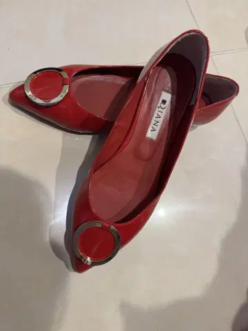 DIANA 빨간색 스틸레토 신발